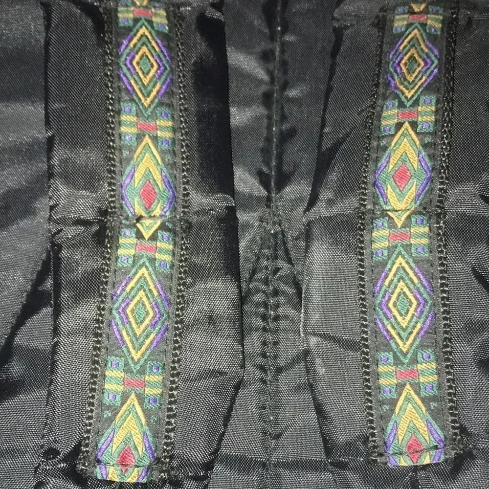 NORTH RANGE backpack red black Aztec type print padded straps - Picture 4 of 9